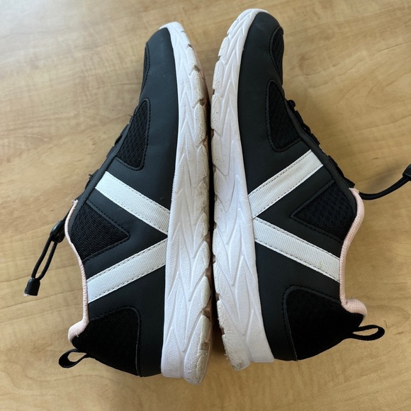 Vionic Bungee Closure Sneakers Brisk Maren Sky Orthotic Walking Sneakers - Picture 10 of 11